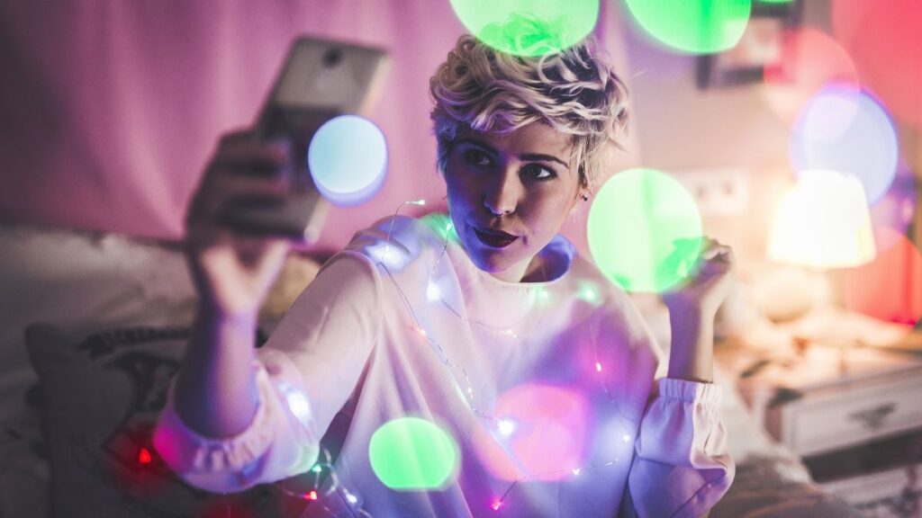 Sniffies: Revolutionizing Queer Cruising in the Digital Age